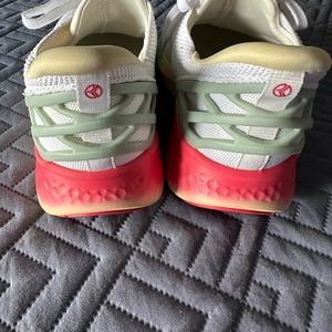 Kizik Womens Sneakers